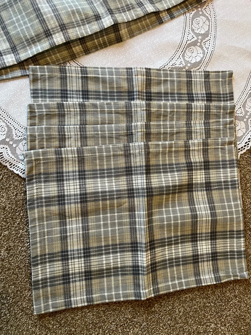 Valance and 4 Placemats